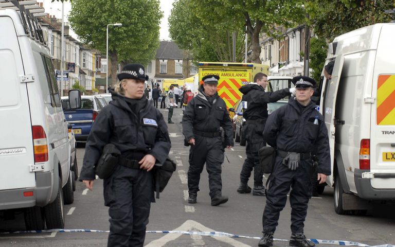 Αγγλία: Η αστυνομία συνέλαβε 6 υπόπτους για τρομοκρατικές επιθέσεις