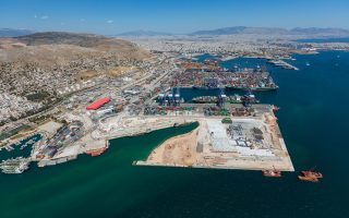 Το κέντρο θα έλθει να προστεθεί στους χώρους logistics που διαθέτει ήδη ο ΟΛΠ, με πρώτο αυτόν στον σταθμό εμπορευματοκιβωτίων που στεγάζει την κόκκινη αποθήκη της θυγατρικής της Cosco, Piraeus Consolidation & Distribution Center.