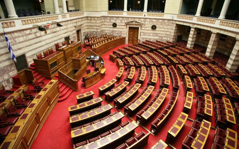 Στην Ελλάδα των μνημονίων ιδρύθηκαν πάνω από 60 νέα κόμματα