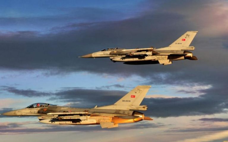 Τέσσερις εικονικές αερομαχίες και 71 τουρκικές παραβιάσεις στο Αιγαίο
