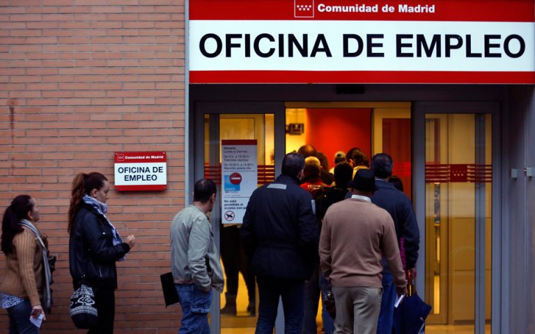 Σαρώνει η μερική απασχόληση στους εικοσάρηδες Ισπανούς