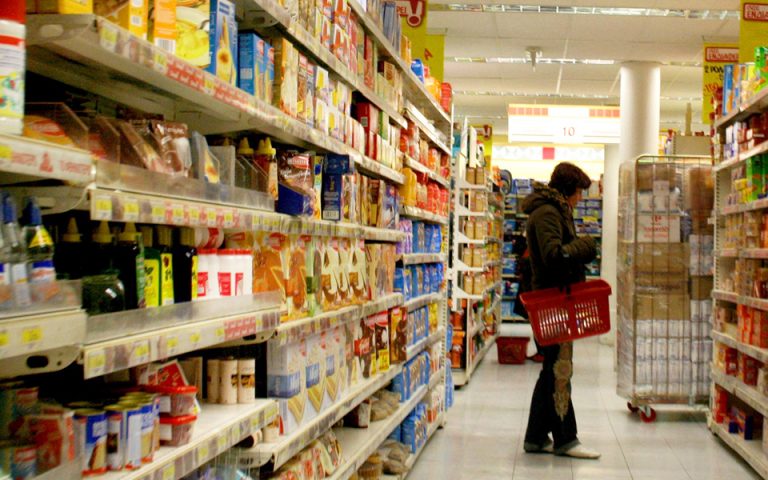 Εκοψαν δαπάνες 41 ευρώ τον μήνα τα νοικοκυριά για σούπερ μάρκετ