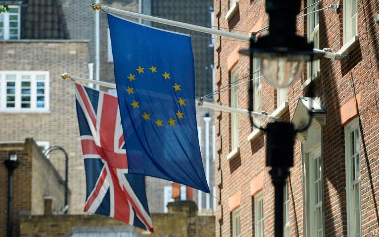 «Εμμονή» των Βρυξελλών το Δικαστήριο της ΕΕ, δηλώνει ο αρμόδιος υπουργός για το Brexit