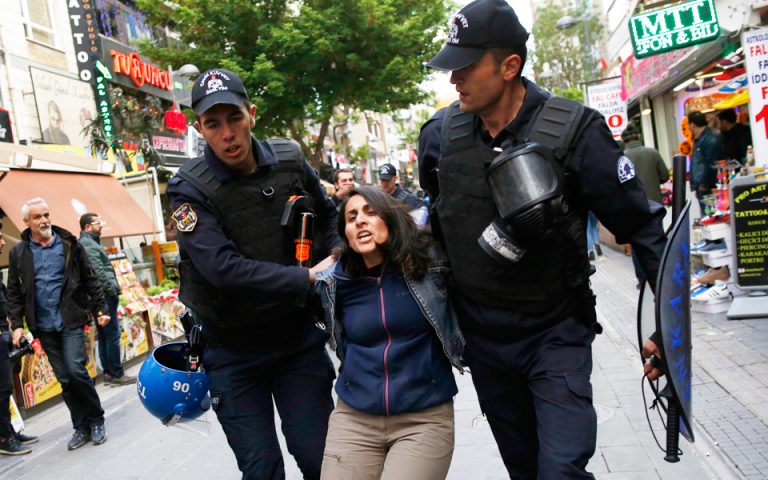 Τουρκία: 879 κατασχέσεις επιχειρήσεων λόγω Γκιουλέν
