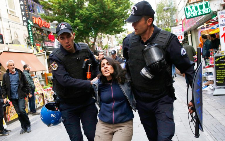 «Μέλη του DHKP-C οι απεργοί πείνας», λέει ο Τούρκος ΥΠΕΣ