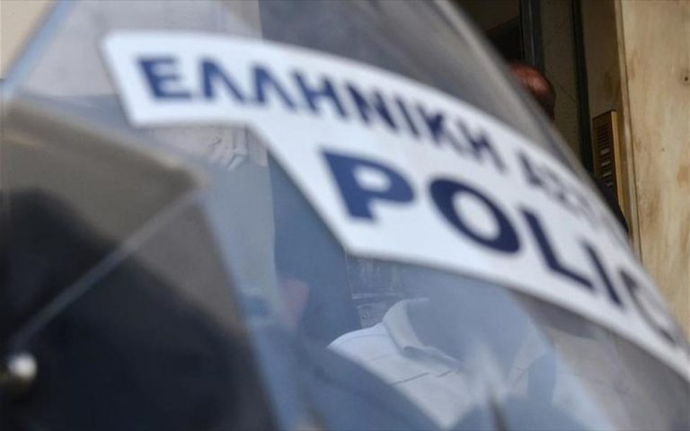 Αστυνομικοί ντυμένοι οικοδόμοι στα ίχνη της «Καμόρα»