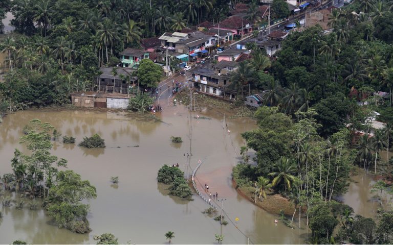 Σρι Λάνκα: Τουλάχιστον 164 νεκροί από τις καταρρακτώδεις βροχές και τις κατολισθήσεις