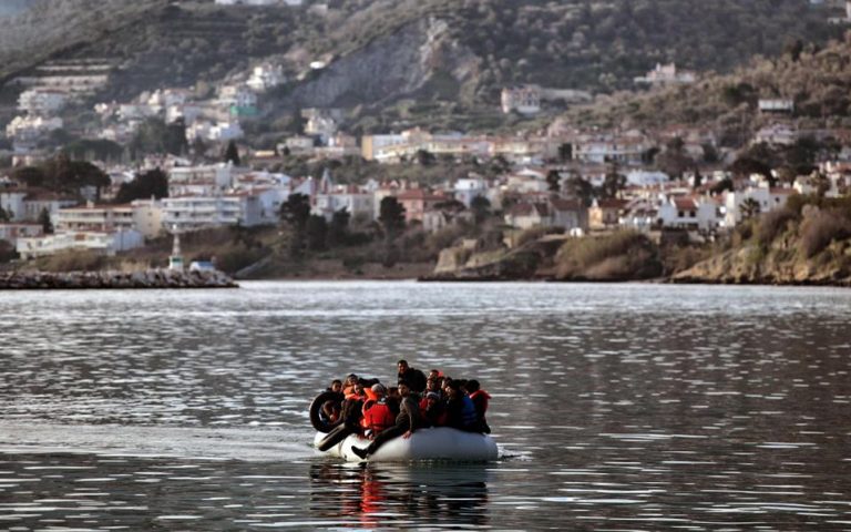 Εντοπίστηκε σκάφος με 41 πρόσφυγες κοντά στο Κατάκολο