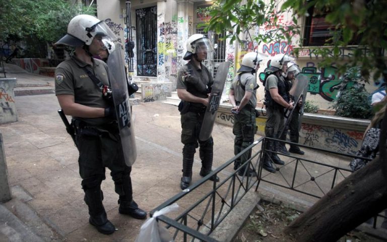 Επίθεση αντιεξουσιαστών στην οικία Φλαμπουράρη στις 19 Μαΐου