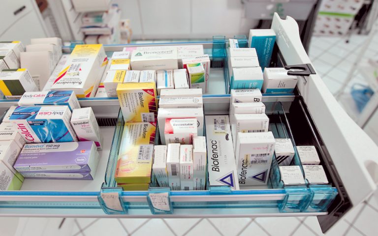 Ενστάσεις φαρμακοποιών για νέα κοινωνικά φαρμακεία