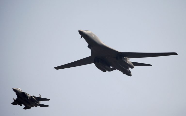 ΗΠΑ-Ν. Κορέα: Κοινές αεροπορικές ασκήσεις, έτοιμο το αντιπυραυλικό σύστημα THAAD