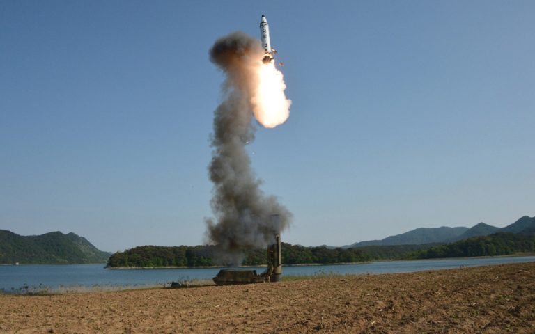 Νέα εκτόξευση πυραύλου από τη Βόρεια Κορέα