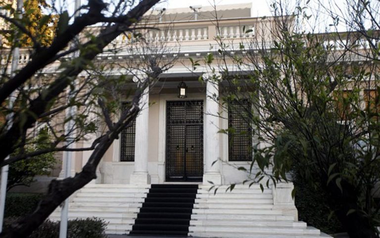 Μαξίμου: «Για το χρέος φταίνε τα ελληνικά ΜΜΕ»