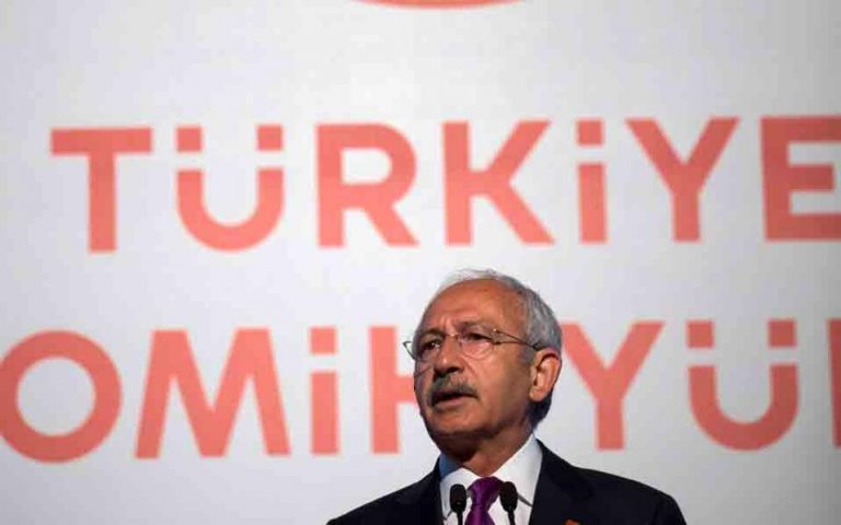 Εμβάθυνση της πολιτικής κρίσης στην Τουρκία «βλέπει» ο Κιλιτσντάρογλου