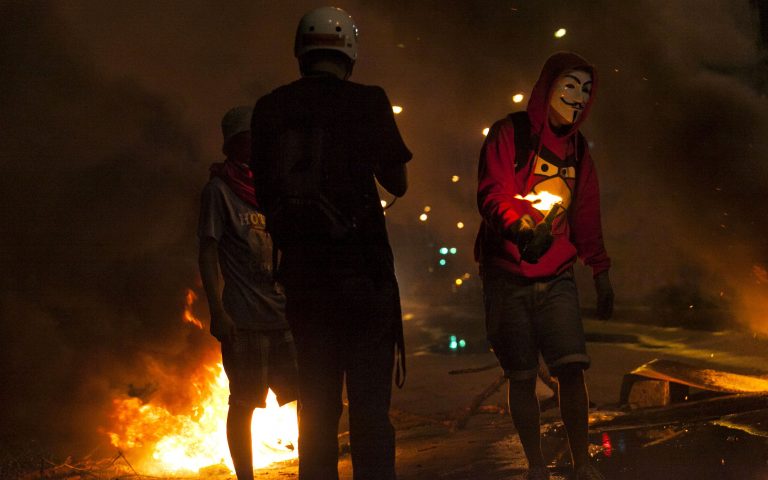 Συνεχίζονται οι διαμαρτυρίες στη Βενεζουέλα, νεκρός ένας 18χρονος