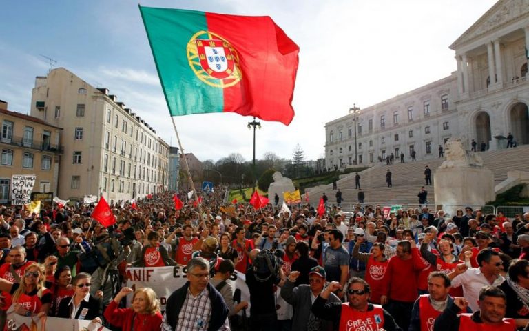 Η Πορτογαλία εξοφλεί πρόωρα το δάνειο που έλαβε από το ΔΝΤ