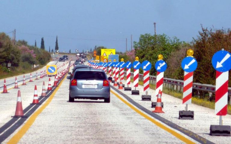 Προβλήματα στην κυκλοφορία στην Θεσσαλονίκης – Μουδανιών λόγω αυτοκινητιστικού δυστυχήματος