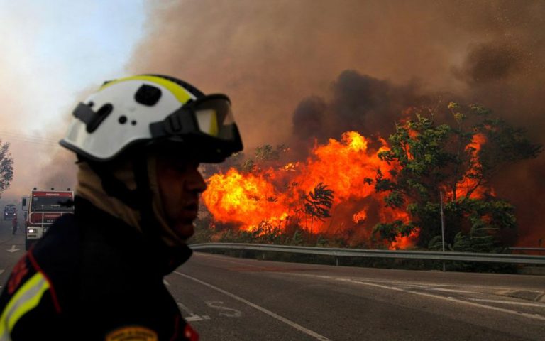 Iσπανία: Περισσότεροι από 1.500 άνθρωποι εγκατέλειψαν σπίτια και ξενοδοχεία εξαιτίας μεγάλης πυρκαγιάς
