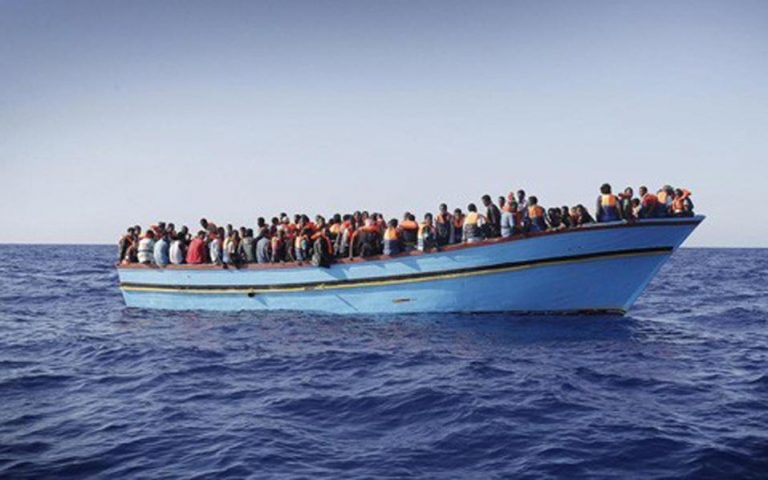 Σκάφος με 120 πρόσφυγες εντοπίστηκε ανοιχτά της Καρπάθου
