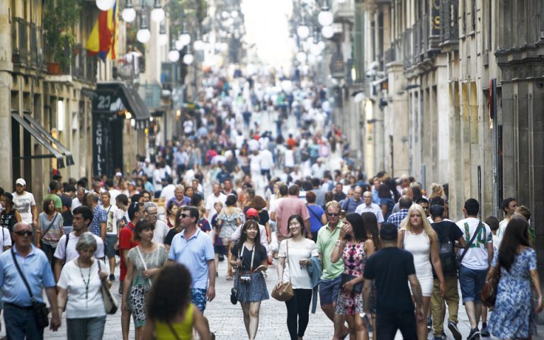 Ο τουρισμός τόνωσε την απασχόληση και στην Ισπανία