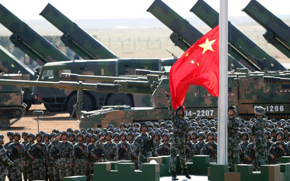 Επίδειξη ισχύος από την Κίνα – Παρουσίασε εκατοντάδες νέα όπλα σε  στρατιωτική παρέλαση (βίντεο) | Η ΚΑΘΗΜΕΡΙΝΗ