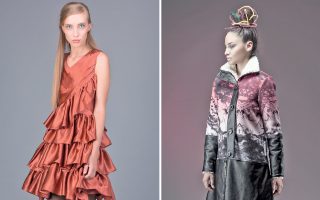 Αριστερά, μεταξωτό φόρεμα της Ελλης Ρόκκα, που μεταφέρει στη μόδα την τέχνη της. Δεξιά, δημιουργία της Ελίνας Κιτσάκη, που παίζει με τα χρώματα και τα υφάσματα.