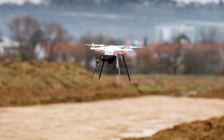 Στα «θρανία» για τα drones