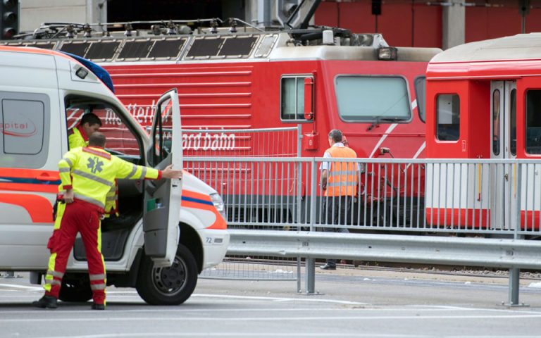 Σύγκρουση τρένων στην Ελβετία – πάνω από 30 τραυματίες