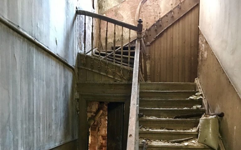 Η ξεχασμένη σκάλα της οδού Χατζηχρήστου