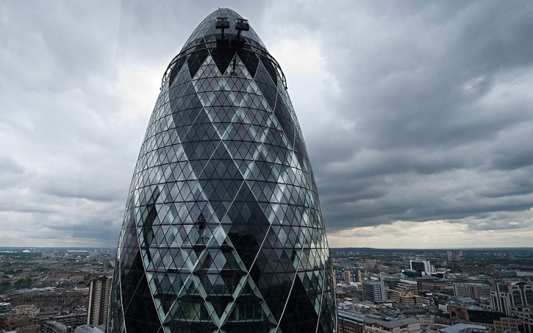 Δήμαρχος Λονδίνου: Οι εταιρείες δεν «μπλοφάρουν» όταν απειλούν ότι θα φύγουν