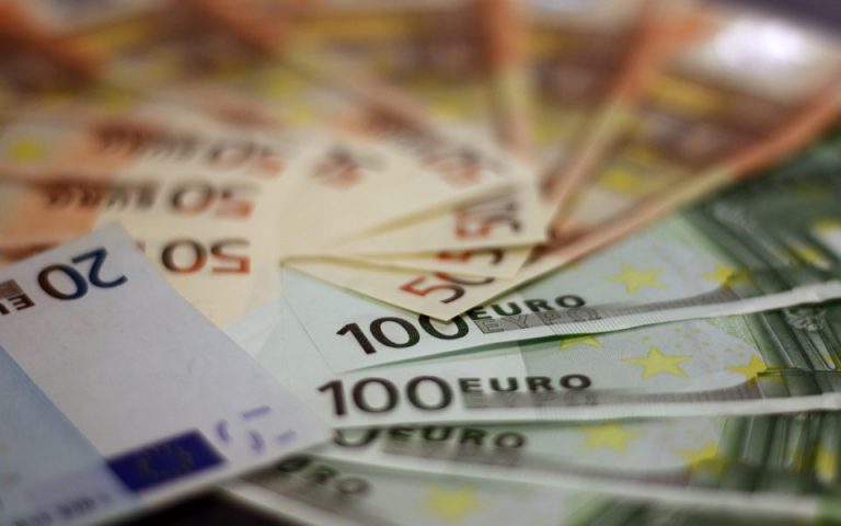 Κληρώνει 1.000 ευρώ για 1.000 φορολογούμενους το Υπ.Οικονομικών – πώς θα συλλέγονται οι λαχνοί