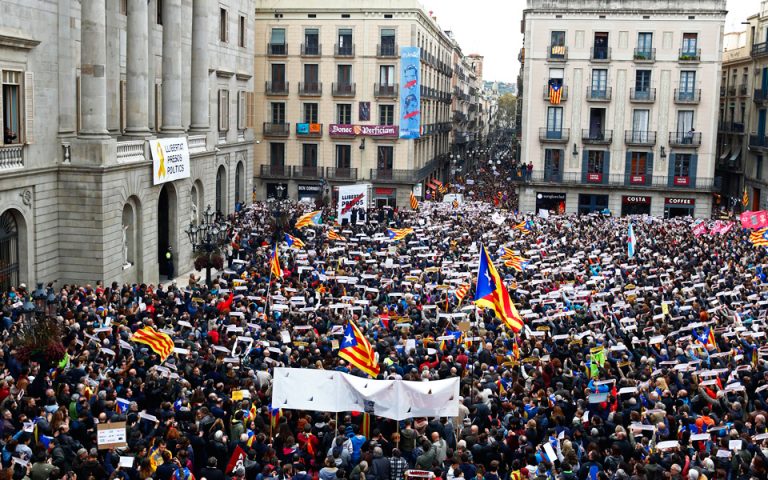 Η γενική απεργία παρέλυσε την Καταλωνία