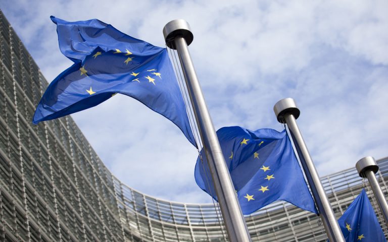 Ρυθμό ανάπτυξης 2,2% αναμένει φέτος για την Ευρωζώνη η Κομισιόν