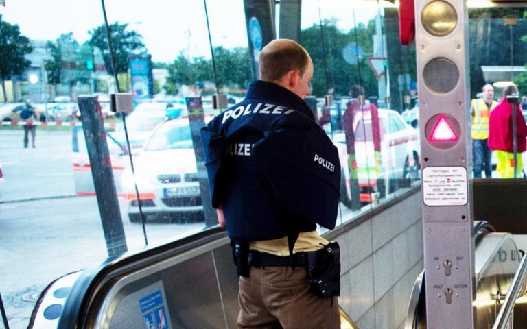 Επίθεση με μαχαίρι δέχθηκε ο δήμαρχος του Ζάουερλαντ στη Γερμανία