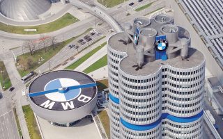 Η μετοχή της αυτοκινητοβιομηχανίας BMW υποχώρησε κατά 2,8%, καθώς είχε αναφέρει νωρίτερα μείωση των κερδών της κατά 5,9% το τρίτο τρίμηνο.