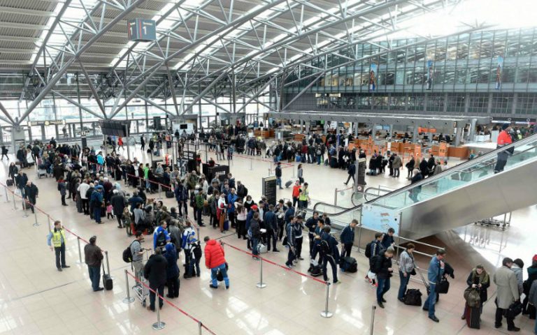 Δυσφορία του Υπ. Προστασίας του Πολίτη για τους ελέγχους ταξιδιωτών σε γερμανικά αεροδρόμια