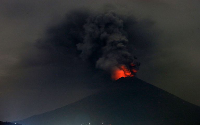 Ετοιμο να εκραγεί το ηφαίστειο Αγκούνγκ στο Μπαλί