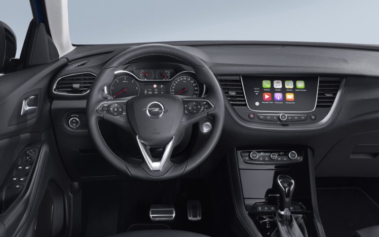 Η Opel βοηθά τους οδηγούς να μένουν συνδεδεμένοι Hands-Free