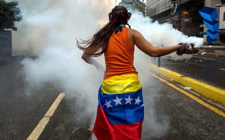 S&P: Σε κατάσταση «μερικής χρεοκοπίας» η Βενεζουέλα