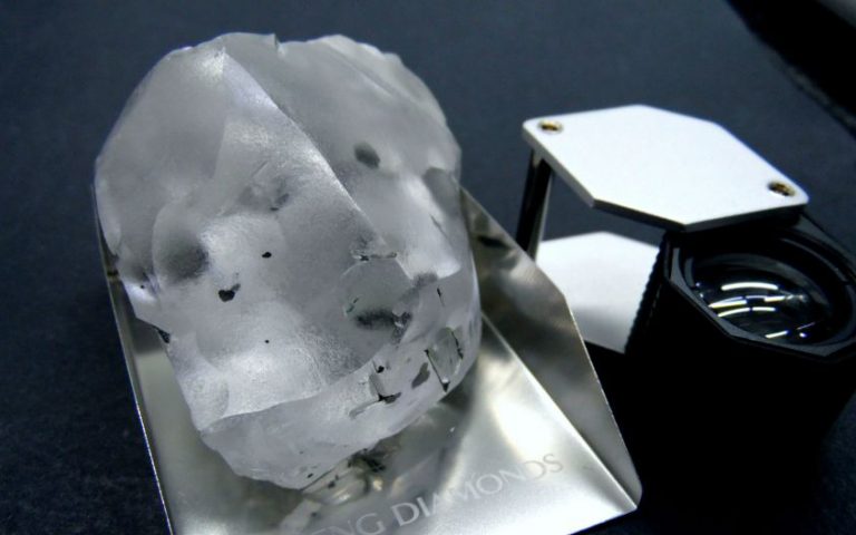 vrethike-diamanti-910-karation-2228093