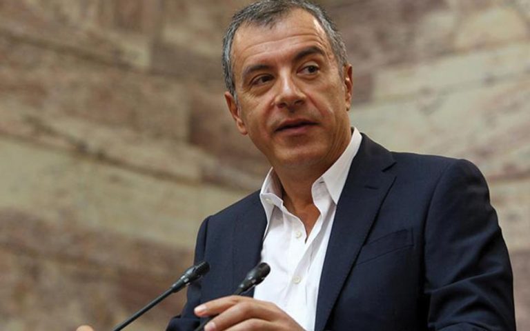 Στ. Θεοδωράκης: Συμβούλιο πολιτικών αρχηγών με την συμμετοχή των πρώην πρωθυπουργών