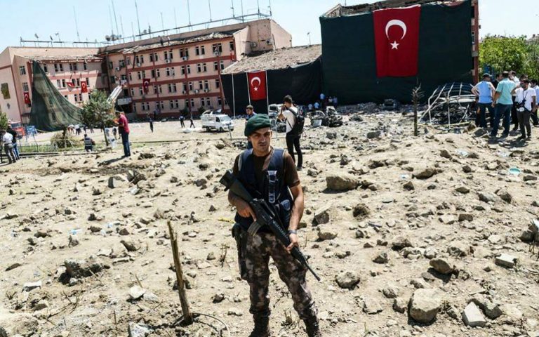 Τουρκία: Eίσοδος συριακών δυνάμεων στο Αφρίν θα έχει σοβαρές συνέπειες