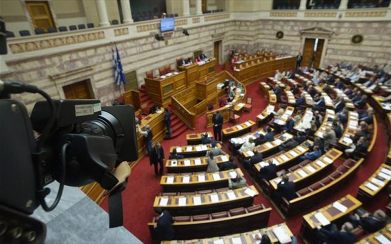 Αντιπαράθεση στη Βουλή με αφορμή το νομοσχέδιο για ΟΛΘ
