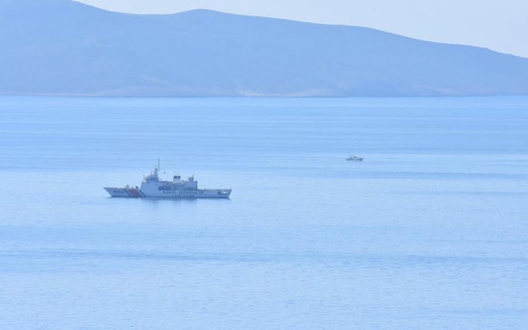 Hurriyet: Εντεκα τουρκικά και οκτώ ελληνικά πλοία περιπολούν τα Ιμια