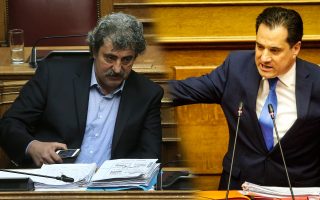 Ο υπουργός Υγείας Ανδρέας Ξανθός (Δ) και ο αναπληρωτής υπουργός Υγείας Παύλος Πολάκης (Α) παρίστανται στη συζήτηση και ψηφοφορία επί της προτάσεως της κυβερνητικής πλειοψηφίας για τη συγκρότηση επιτροπής προκαταρκτικής εξέτασης για την υπόθεση NOVARTIS, στην Ολομέλεια της Βουλής, Τετάρτη 21 Φεβρουαρίου 2018. ΑΠΕ-ΜΠΕ/ΑΠΕ-ΜΠΕ/ΣΥΜΕΛΑ ΠΑΝΤΖΑΡΤΖΗ