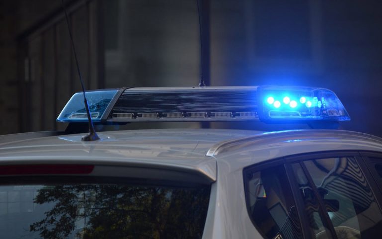 Λέσβος: Μυστήριο με τη σύλληψη μελών ΜΚΟ – Επέβαιναν σε όχημα με πλαστές στρατιωτικές πινακίδες