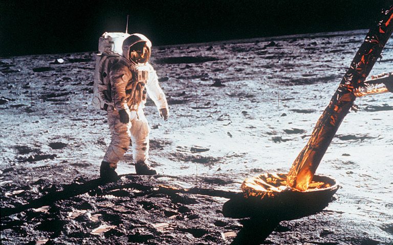 Απόλλων 11, ο άνθρωπος στη Σελήνη