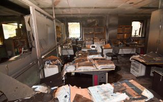 Κατεστραμμένο το εσωτερικό της Β ΔΟΥ Λάρισας, μετά την φωτιά που ξέσπασε και προκάλεσε εκτεταμένες ζημίες,  Κυριακή 4  Μαρτίου 2018. ΑΠΕ-ΜΠΕ/ΑΠΕ-ΜΠΕ/ΑΠΟΣΤΟΛΗΣ ΝΤΟΜΑΛΗΣ