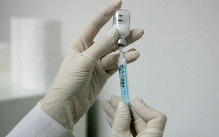 Ασθενής 18 χρόνων, εμβολιασμένος, το τέταρτο θύμα ιλαράς