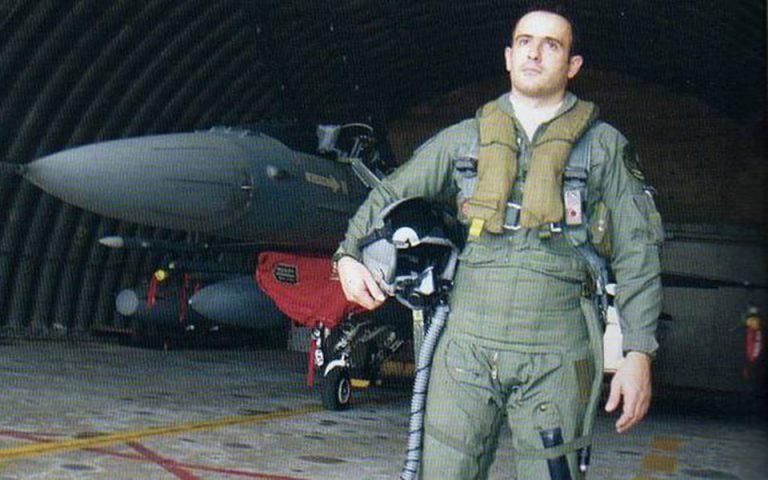 Σαν σήμερα το 2006 ο σμηναγός Κωνσταντίνος Ηλιάκης έχασε τη ζωή του σε αερομαχία στο Αιγαίο